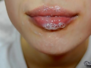 Слюнявый минет крупным планом красив по-особенному